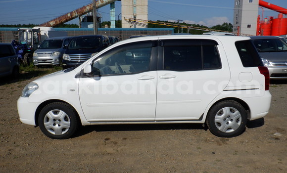 Gura Yakoze Toyota Raum White Imodoka i Kampala mu Uganda Gura Yakoze Toyota Raum White Imodoka i Kampala mu Uganda