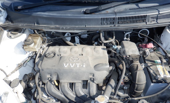 Gura Yakoze Toyota Raum White Imodoka i Kampala mu Uganda Gura Yakoze Toyota Raum White Imodoka i Kampala mu Uganda