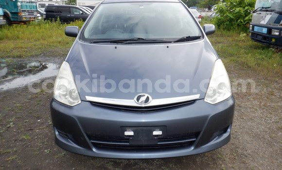 Gura Yakoze Toyota Wish Silver Imodoka i Kampala mu Uganda Gura Yakoze Toyota Wish Silver Imodoka i Kampala mu Uganda