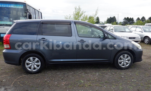 Gura Yakoze Toyota Wish Silver Imodoka i Kampala mu Uganda Gura Yakoze Toyota Wish Silver Imodoka i Kampala mu Uganda