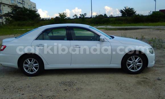 Gura Yakoze Toyota Mark X White Imodoka i Kampala mu Uganda Gura Yakoze Toyota Mark X White Imodoka i Kampala mu Uganda