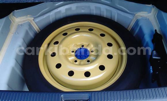 Gura Yakoze Toyota Mark X White Imodoka i Kampala mu Uganda Gura Yakoze Toyota Mark X White Imodoka i Kampala mu Uganda