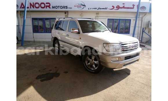 Gura Imported Toyota Land Cruiser White Imodoka i Import - Dubai mu Uganda Gura Imported Toyota Land Cruiser White Imodoka i Import - Dubai mu Uganda