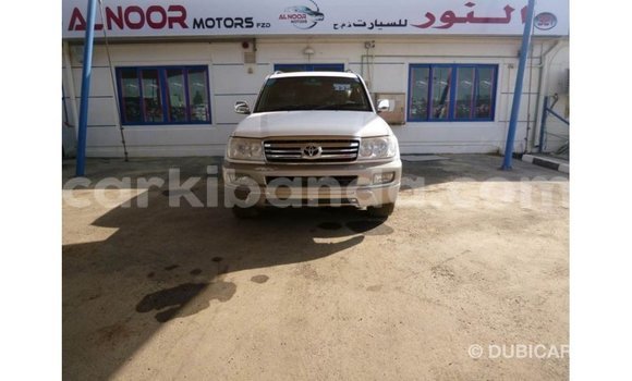Gura Imported Toyota Land Cruiser White Imodoka i Import - Dubai mu Uganda Gura Imported Toyota Land Cruiser White Imodoka i Import - Dubai mu Uganda