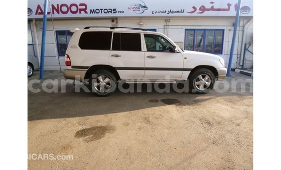 Gura Imported Toyota Land Cruiser White Imodoka i Import - Dubai mu Uganda Gura Imported Toyota Land Cruiser White Imodoka i Import - Dubai mu Uganda
