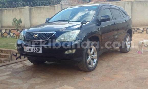Gura Yakoze Toyota Harrier Black Imodoka i Kampala mu Uganda Gura Yakoze Toyota Harrier Black Imodoka i Kampala mu Uganda