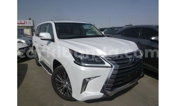Nunua Imported Lexus LX Nyeupe Gari ndani ya Import - Dubai nchini Uganda Nunua Imported Lexus LX Nyeupe Gari ndani ya Import - Dubai nchini Uganda