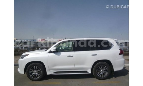 Nunua Imported Lexus LX Nyeupe Gari ndani ya Import - Dubai nchini Uganda Nunua Imported Lexus LX Nyeupe Gari ndani ya Import - Dubai nchini Uganda