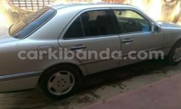 Gura Yakoze Mercedes‒Benz 200 Other Imodoka i Kampala mu Uganda Gura Yakoze Mercedes‒Benz 200 Other Imodoka i Kampala mu Uganda