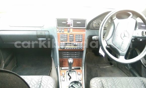 Gura Yakoze Mercedes‒Benz 200 Other Imodoka i Kampala mu Uganda Gura Yakoze Mercedes‒Benz 200 Other Imodoka i Kampala mu Uganda