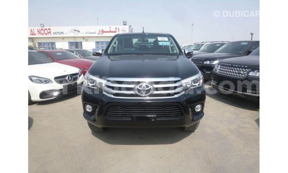 Nunua Imported Toyota Hilux Nyeusi Gari ndani ya Import - Dubai nchini Uganda Nunua Imported Toyota Hilux Nyeusi Gari ndani ya Import - Dubai nchini Uganda