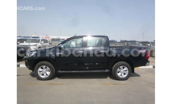 Nunua Imported Toyota Hilux Nyeusi Gari ndani ya Import - Dubai nchini Uganda Nunua Imported Toyota Hilux Nyeusi Gari ndani ya Import - Dubai nchini Uganda