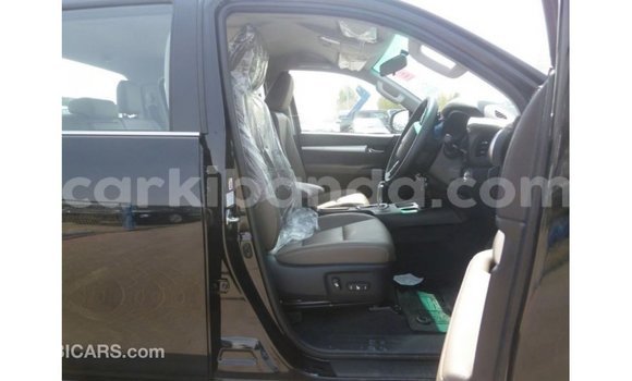 Nunua Imported Toyota Hilux Nyeusi Gari ndani ya Import - Dubai nchini Uganda Nunua Imported Toyota Hilux Nyeusi Gari ndani ya Import - Dubai nchini Uganda