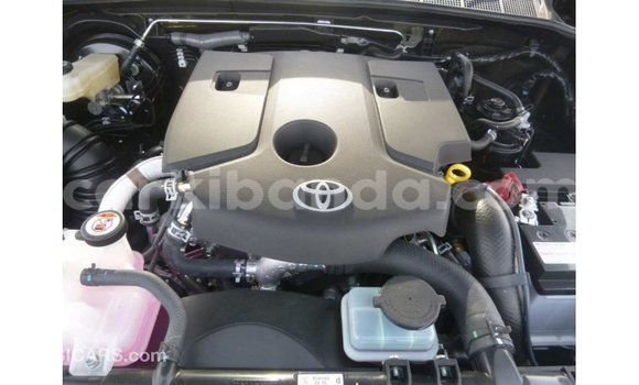 Nunua Imported Toyota Hilux Nyeusi Gari ndani ya Import - Dubai nchini Uganda Nunua Imported Toyota Hilux Nyeusi Gari ndani ya Import - Dubai nchini Uganda