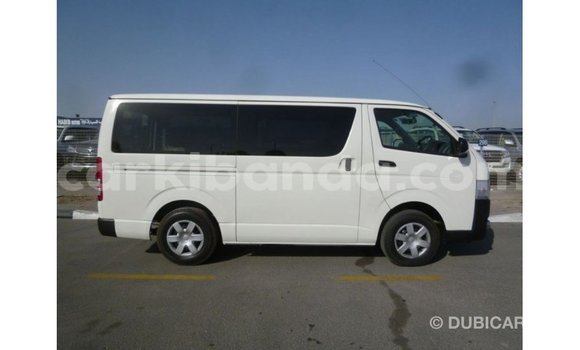Nunua Imported Toyota Hiace Nyeupe Gari ndani ya Import - Dubai nchini Uganda Nunua Imported Toyota Hiace Nyeupe Gari ndani ya Import - Dubai nchini Uganda