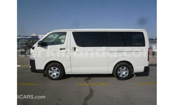 Nunua Imported Toyota Hiace Nyeupe Gari ndani ya Import - Dubai nchini Uganda Nunua Imported Toyota Hiace Nyeupe Gari ndani ya Import - Dubai nchini Uganda