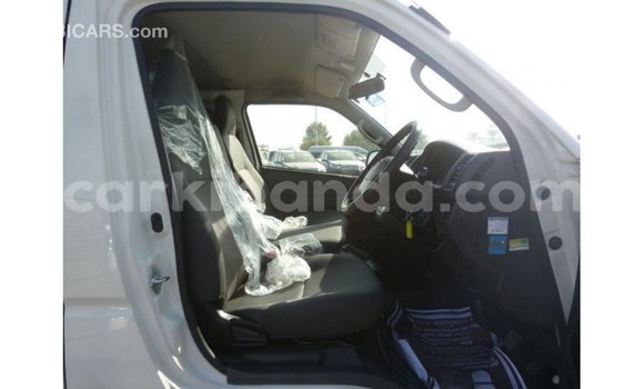 Nunua Imported Toyota Hiace Nyeupe Gari ndani ya Import - Dubai nchini Uganda Nunua Imported Toyota Hiace Nyeupe Gari ndani ya Import - Dubai nchini Uganda