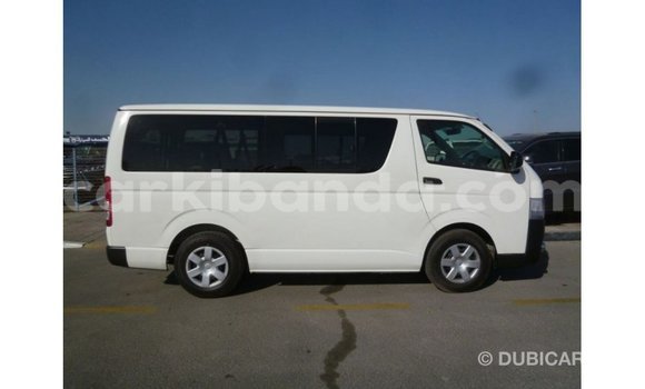 Nunua Imported Toyota Hiace Nyeupe Gari ndani ya Import - Dubai nchini Uganda Nunua Imported Toyota Hiace Nyeupe Gari ndani ya Import - Dubai nchini Uganda