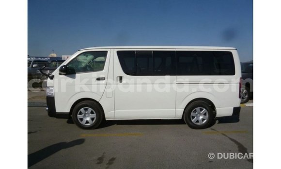 Nunua Imported Toyota Hiace Nyeupe Gari ndani ya Import - Dubai nchini Uganda Nunua Imported Toyota Hiace Nyeupe Gari ndani ya Import - Dubai nchini Uganda