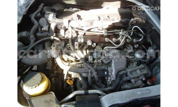 Nunua Imported Toyota Hiace Nyeupe Gari ndani ya Import - Dubai nchini Uganda Nunua Imported Toyota Hiace Nyeupe Gari ndani ya Import - Dubai nchini Uganda