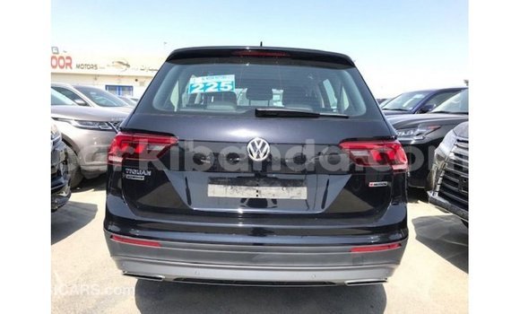 Nunua Imported Volkswagen Tiguan Nyeusi Gari ndani ya Import - Dubai nchini Uganda Nunua Imported Volkswagen Tiguan Nyeusi Gari ndani ya Import - Dubai nchini Uganda