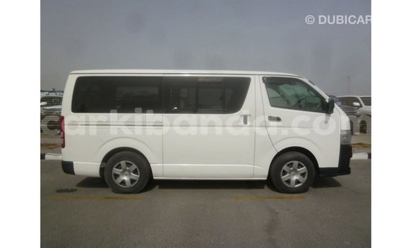 Nunua Imported Toyota Hiace Nyeupe Gari ndani ya Import - Dubai nchini Uganda Nunua Imported Toyota Hiace Nyeupe Gari ndani ya Import - Dubai nchini Uganda