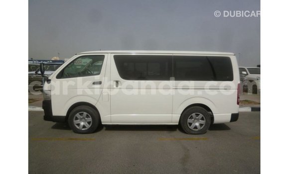 Nunua Imported Toyota Hiace Nyeupe Gari ndani ya Import - Dubai nchini Uganda Nunua Imported Toyota Hiace Nyeupe Gari ndani ya Import - Dubai nchini Uganda