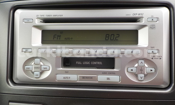 Gura Yakoze Toyota Auris Silver Imodoka i Kampala mu Uganda Gura Yakoze Toyota Auris Silver Imodoka i Kampala mu Uganda