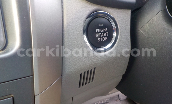 Gura Yakoze Toyota Corolla Silver Imodoka i Kampala mu Uganda Gura Yakoze Toyota Corolla Silver Imodoka i Kampala mu Uganda