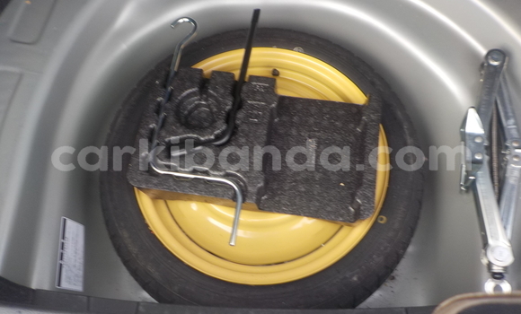 Gura Yakoze Toyota Corolla Silver Imodoka i Kampala mu Uganda Gura Yakoze Toyota Corolla Silver Imodoka i Kampala mu Uganda