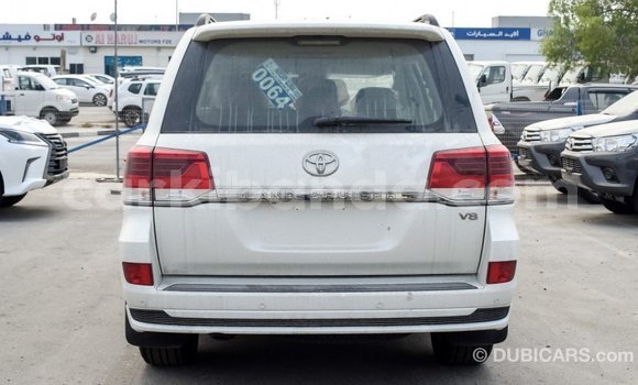 Gura Imported Toyota Land Cruiser Black Imodoka i Import - Dubai mu Uganda Gura Imported Toyota Land Cruiser Black Imodoka i Import - Dubai mu Uganda