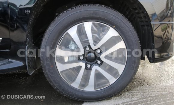 Acheter Import Voiture Toyota Land Cruiser Noir à Import - Dubai, Ouganda Acheter Import Voiture Toyota Land Cruiser Noir à Import - Dubai, Ouganda