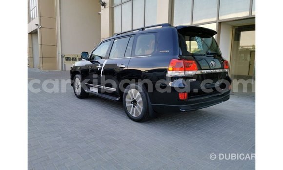 Acheter Import Voiture Toyota Land Cruiser Noir à Import - Dubai, Ouganda Acheter Import Voiture Toyota Land Cruiser Noir à Import - Dubai, Ouganda