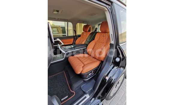 Acheter Import Voiture Toyota Land Cruiser Noir à Import - Dubai, Ouganda Acheter Import Voiture Toyota Land Cruiser Noir à Import - Dubai, Ouganda