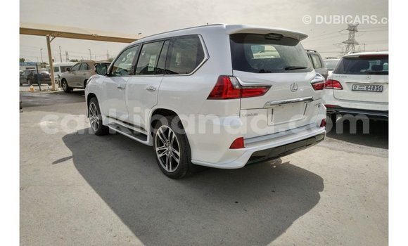 Acheter Import Voiture Lexus LX Blanc à Import - Dubai, Ouganda Acheter Import Voiture Lexus LX Blanc à Import - Dubai, Ouganda