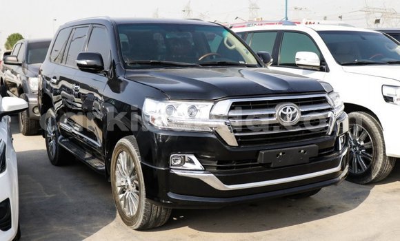 Gura Imported Toyota Land Cruiser Black Imodoka i Import - Dubai mu Uganda Gura Imported Toyota Land Cruiser Black Imodoka i Import - Dubai mu Uganda