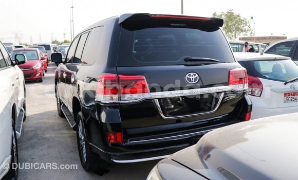Gura Imported Toyota Land Cruiser Black Imodoka i Import - Dubai mu Uganda Gura Imported Toyota Land Cruiser Black Imodoka i Import - Dubai mu Uganda