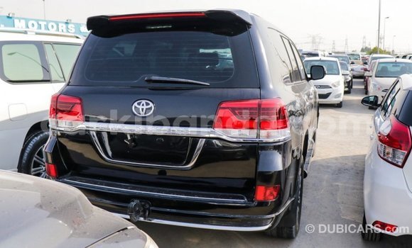 Gura Imported Toyota Land Cruiser Black Imodoka i Import - Dubai mu Uganda Gura Imported Toyota Land Cruiser Black Imodoka i Import - Dubai mu Uganda