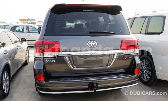 Nunua Imported Toyota Land Cruiser Nyeusi Gari ndani ya Import - Dubai nchini Uganda Nunua Imported Toyota Land Cruiser Nyeusi Gari ndani ya Import - Dubai nchini Uganda