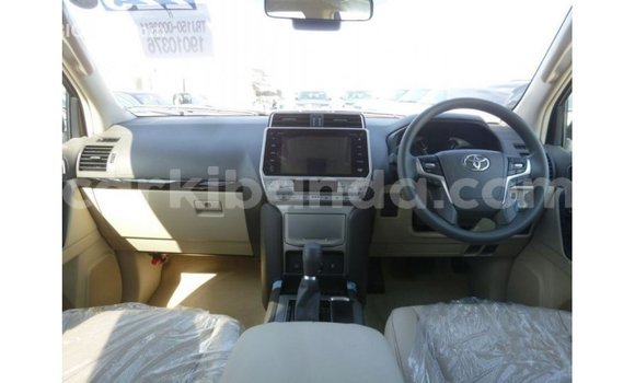 Nunua Imported Toyota Prado Nyeusi Gari ndani ya Import - Dubai nchini Uganda Nunua Imported Toyota Prado Nyeusi Gari ndani ya Import - Dubai nchini Uganda
