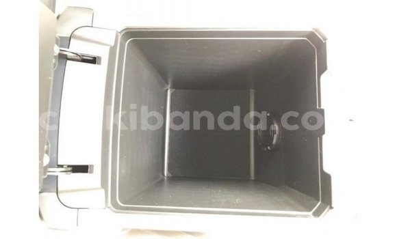 Acheter Import Voiture Toyota Prado Noir à Import - Dubai, Ouganda Acheter Import Voiture Toyota Prado Noir à Import - Dubai, Ouganda