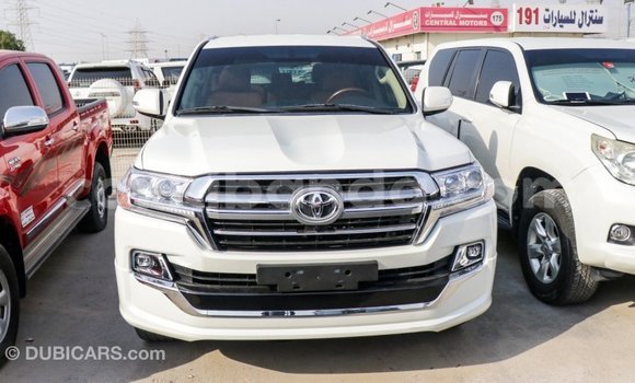 Buy Import Toyota Land Cruiser White Car in Import - Dubai in Uganda Buy Import Toyota Land Cruiser White Car in Import - Dubai in Uganda