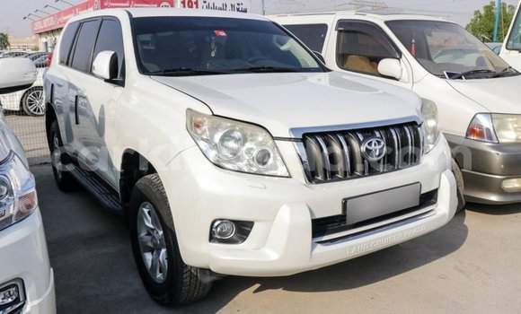 Nunua Imported Toyota Prado Nyeupe Gari ndani ya Import - Dubai nchini Uganda Nunua Imported Toyota Prado Nyeupe Gari ndani ya Import - Dubai nchini Uganda