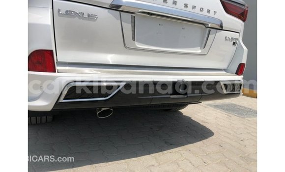 Acheter Import Voiture Lexus LX Blanc à Import - Dubai, Ouganda Acheter Import Voiture Lexus LX Blanc à Import - Dubai, Ouganda