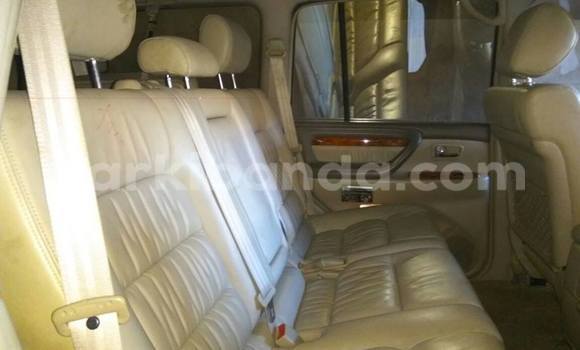 Nunua Ilio tumika Toyota Land Cruiser Gari ndani ya Kampala nchini Uganda Nunua Ilio tumika Toyota Land Cruiser Gari ndani ya Kampala nchini Uganda