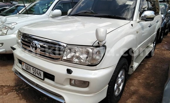 Buy Used Toyota Land Cruiser White Car in Kampala in Uganda Buy Used Toyota Land Cruiser White Car in Kampala in Uganda