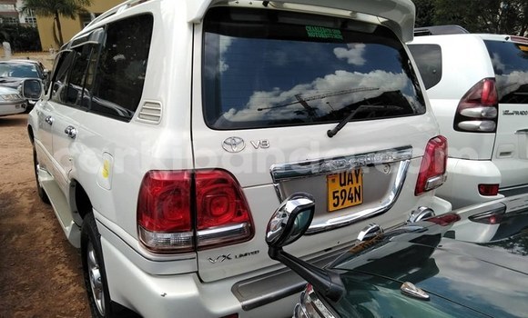 Buy Used Toyota Land Cruiser White Car in Kampala in Uganda Buy Used Toyota Land Cruiser White Car in Kampala in Uganda