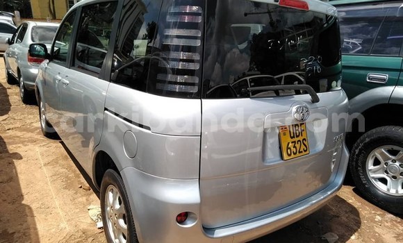 Buy Used Toyota Sienta Silver Car in Kampala in Uganda Buy Used Toyota Sienta Silver Car in Kampala in Uganda
