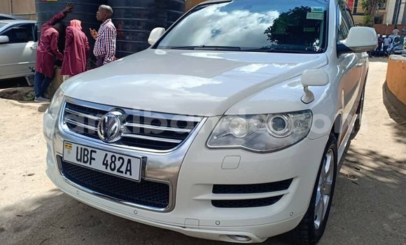 Buy Used Volkswagen Touareg White Car in Kampala in Uganda Buy Used Volkswagen Touareg White Car in Kampala in Uganda