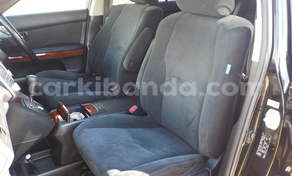 Nunua Ilio tumika Toyota Harrier Nyeusi Gari ndani ya Kampala nchini Uganda Nunua Ilio tumika Toyota Harrier Nyeusi Gari ndani ya Kampala nchini Uganda